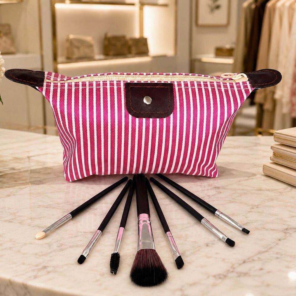 7 Makeup Brushes in Pink Zippered Storage Bag - Travel, Toiletries, Cosmetics